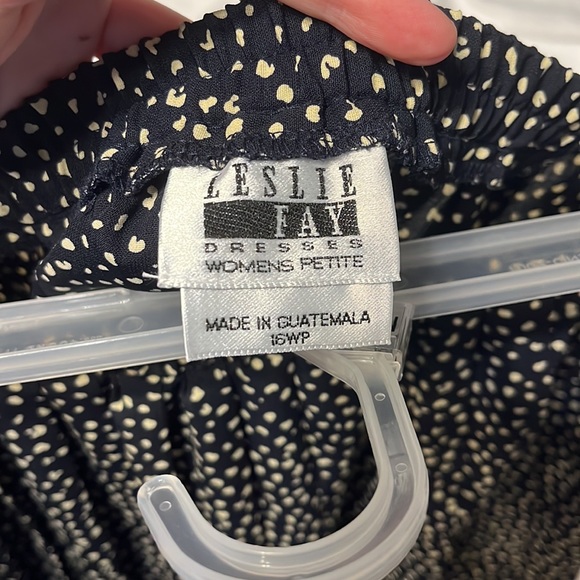 Vintage patterned blue and cream pull on midi skirt - Picture 3 of 4